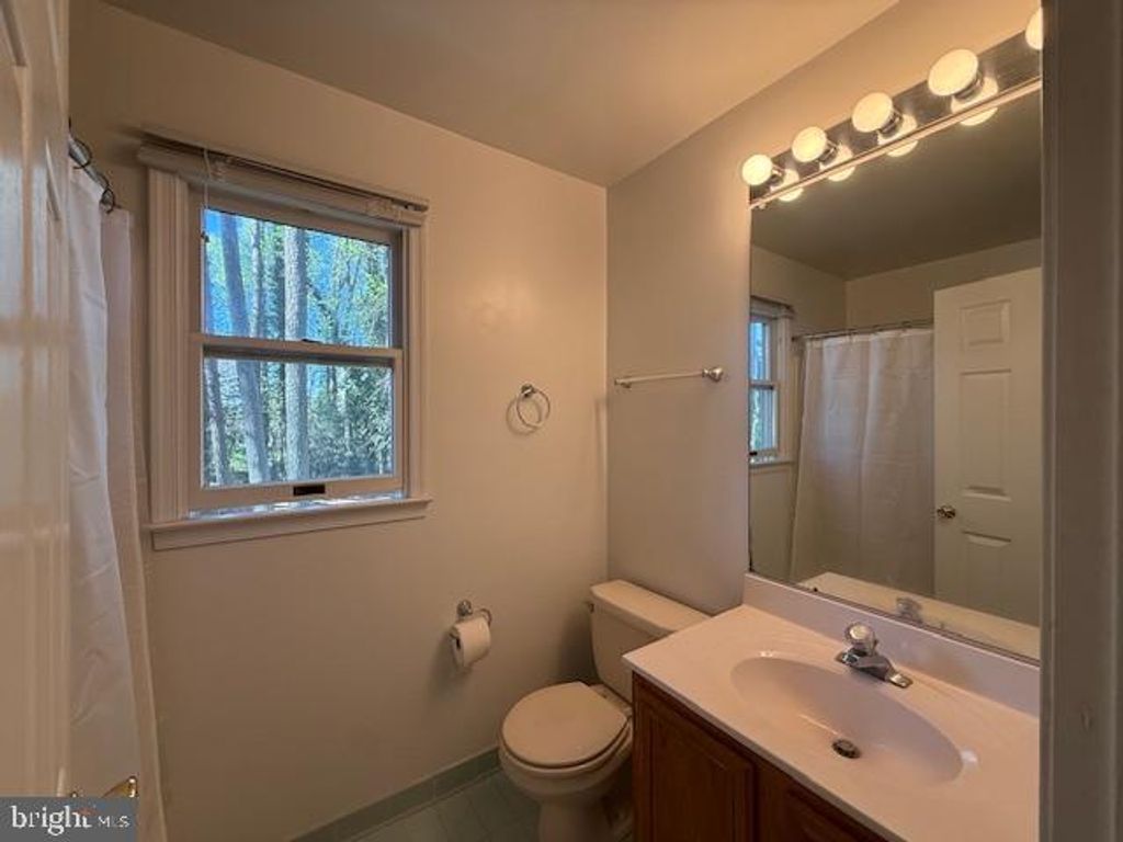 Image 23 of property listing at 259 SACHEM DR, Lusby, MD 20657