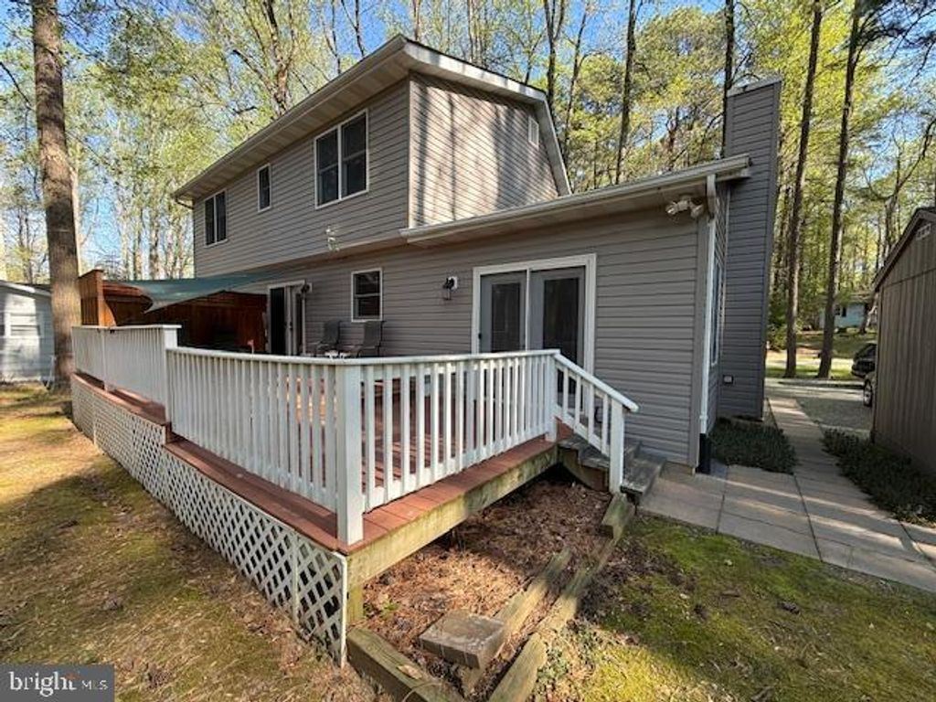 Image 4 of property listing at 259 SACHEM DR, Lusby, MD 20657