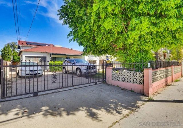 10036 Arleta Ave, Los Angeles, CA 91331