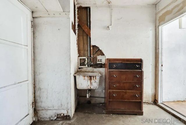 10036 Arleta Ave, Los Angeles, CA 91331