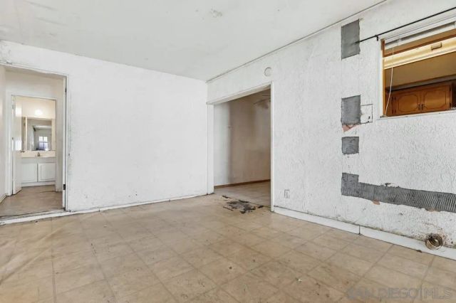 10036 Arleta Ave, Los Angeles, CA 91331