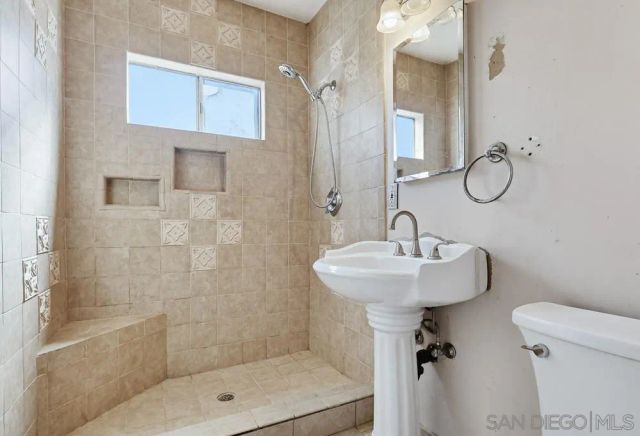 10036 Arleta Ave, Los Angeles, CA 91331