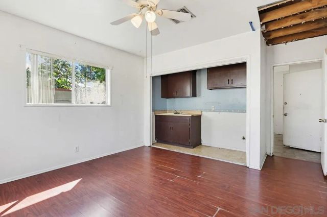 10036 Arleta Ave, Los Angeles, CA 91331