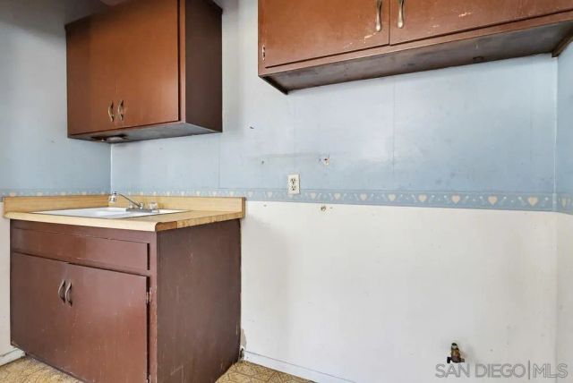 10036 Arleta Ave, Los Angeles, CA 91331