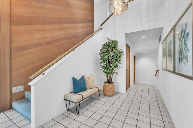 21 River Bluff Ln, Carmichael, CA 95608