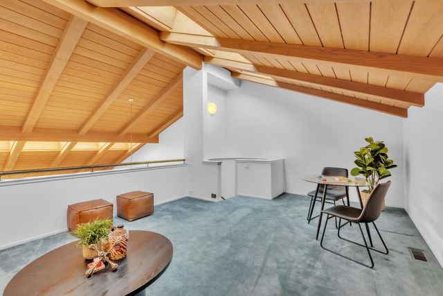 21 River Bluff Ln, Carmichael, CA 95608