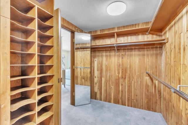 21 River Bluff Ln, Carmichael, CA 95608