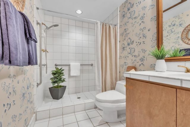 21 River Bluff Ln, Carmichael, CA 95608