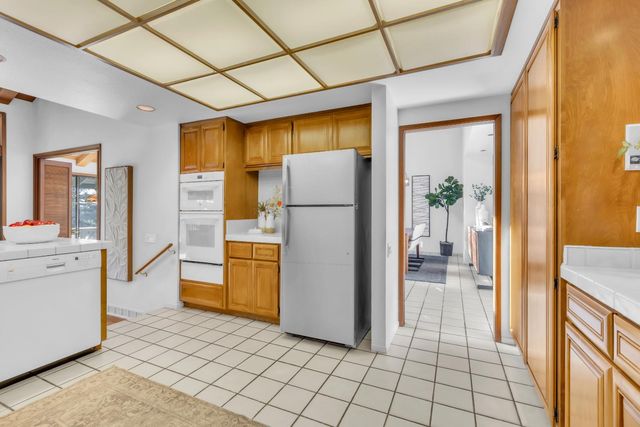 21 River Bluff Ln, Carmichael, CA 95608