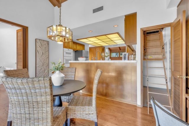 21 River Bluff Ln, Carmichael, CA 95608