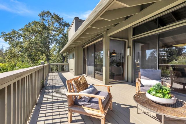 21 River Bluff Ln, Carmichael, CA 95608