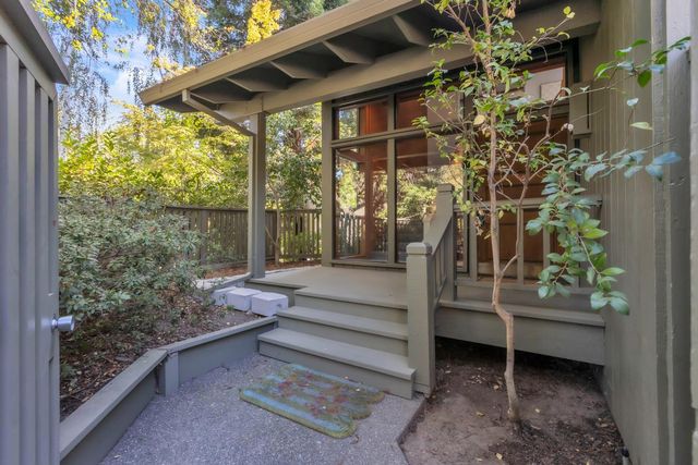 21 River Bluff Ln, Carmichael, CA 95608