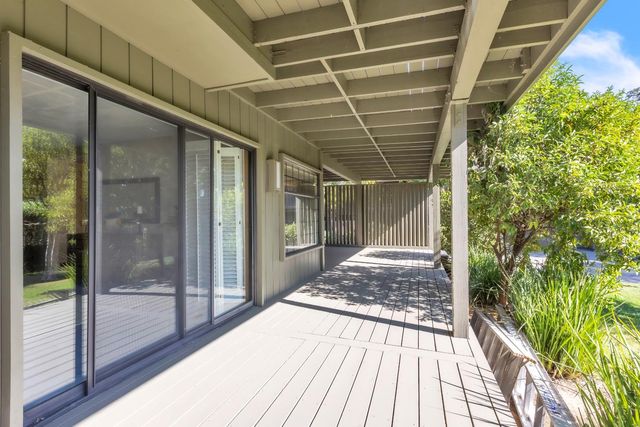 21 River Bluff Ln, Carmichael, CA 95608