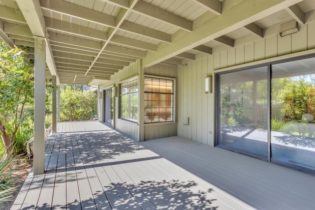 21 River Bluff Ln, Carmichael, CA 95608