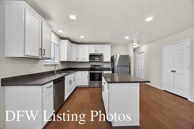 1019 Callahan Drive, Forney, TX 75126