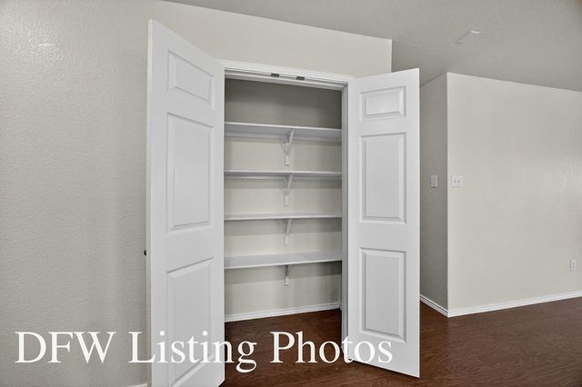 1019 Callahan Drive, Forney, TX 75126