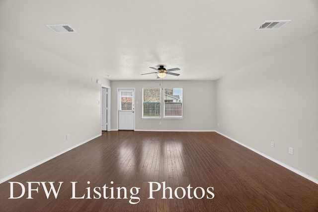 1019 Callahan Drive, Forney, TX 75126