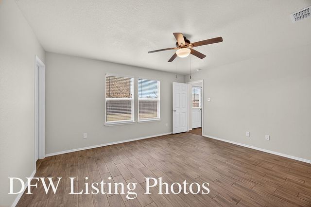 1019 Callahan Drive, Forney, TX 75126