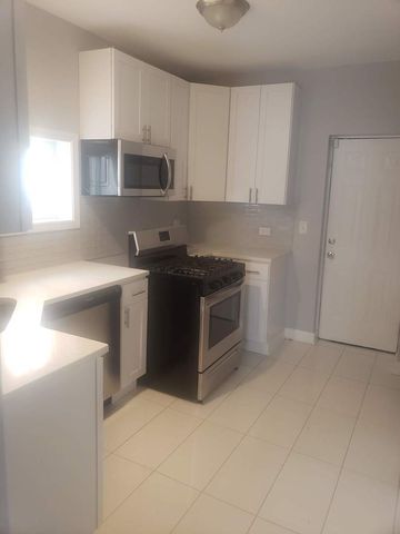 8005 S Maryland Avenue, Chicago, IL 60619