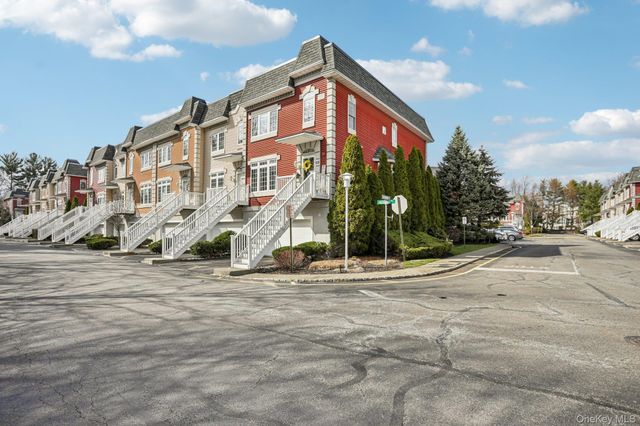 105 Alexander Court, Nanuet, NY 10954