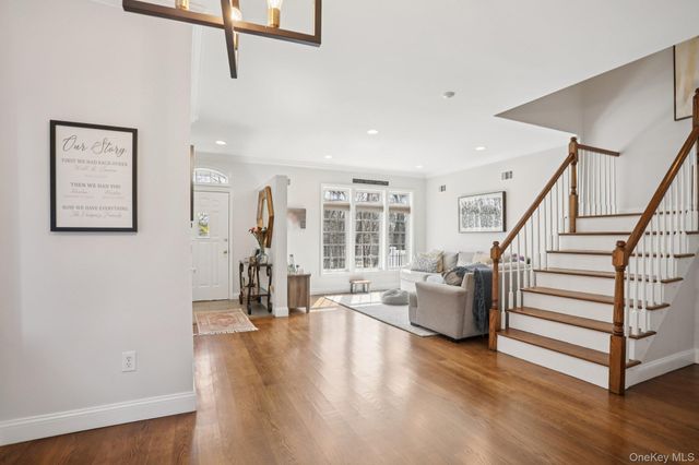 105 Alexander Court, Nanuet, NY 10954