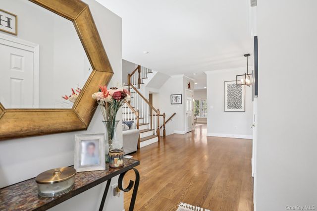 105 Alexander Court, Nanuet, NY 10954