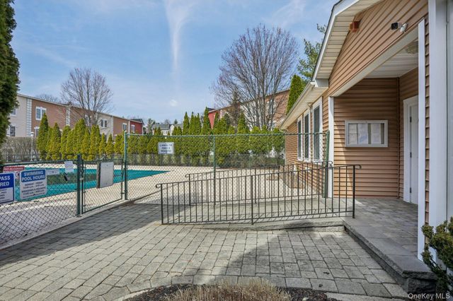 105 Alexander Court, Nanuet, NY 10954