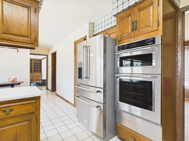 6723 Kingswood Road, Willowbrook, IL 60527