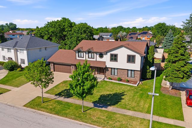 6723 Kingswood Road, Willowbrook, IL 60527