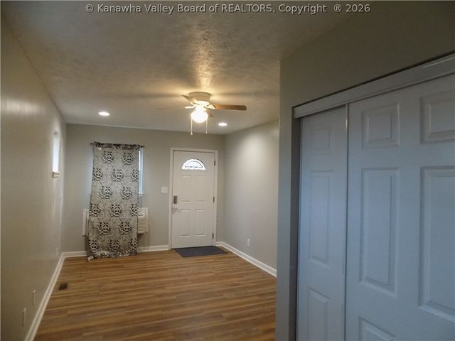 4913 Venable Avenue Se, Charleston, WV 25304