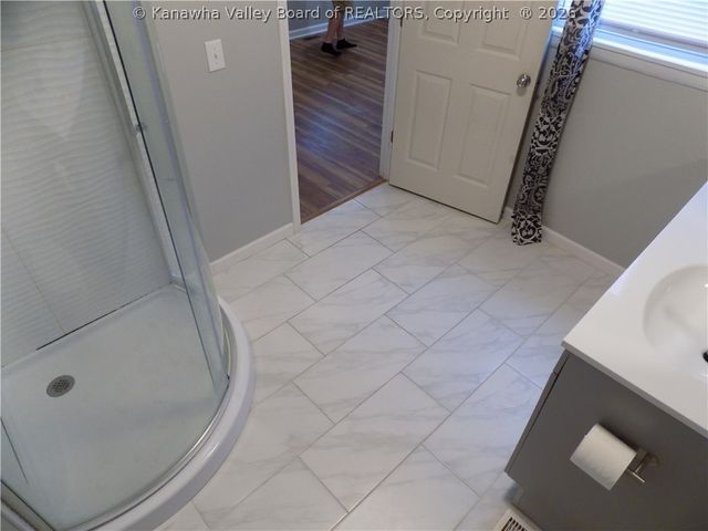4913 Venable Avenue Se, Charleston, WV 25304