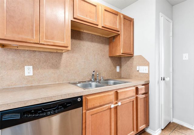 2831 Maybrook Hollow Lane, Houston, TX 77047