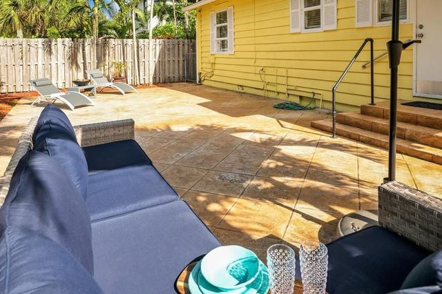 813 SE 14th Court, Fort Lauderdale, FL 33316