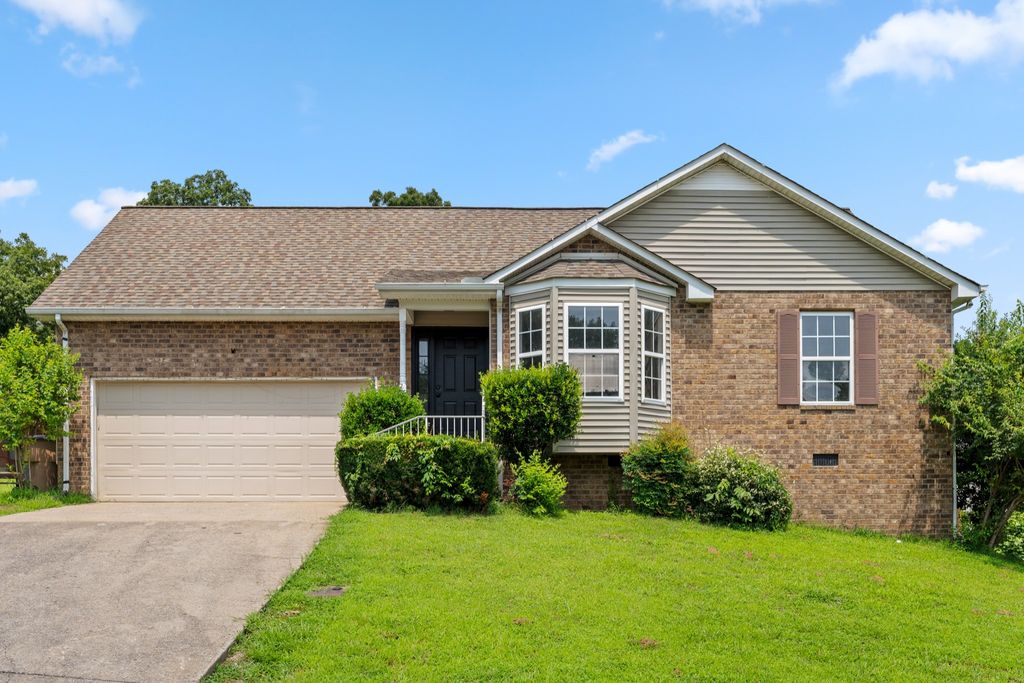 1080 Blue Mountain Ln, Antioch, TN 37013