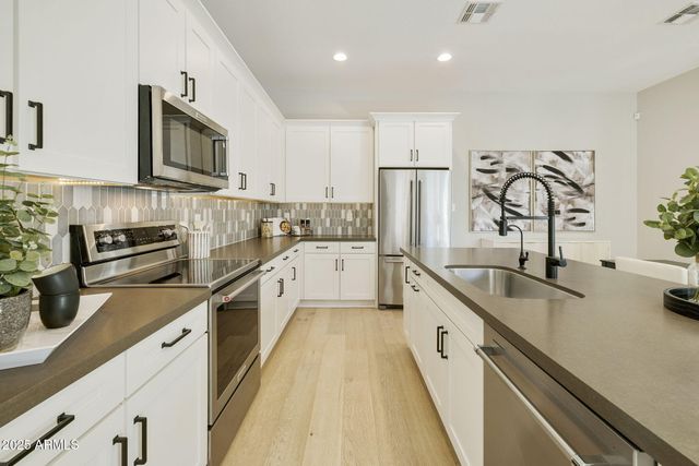 901 S SMITH Road 1046, Tempe, AZ 85281