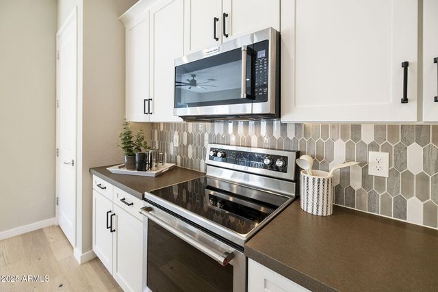 901 S SMITH Road 1046, Tempe, AZ 85281