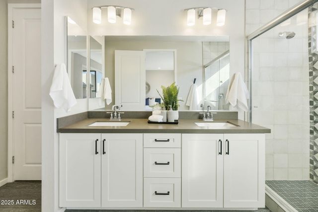 901 S SMITH Road 1046, Tempe, AZ 85281