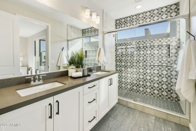 901 S SMITH Road 1046, Tempe, AZ 85281