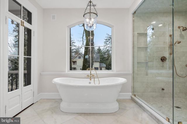 140 E CENTRAL AVE, Moorestown, NJ 08057