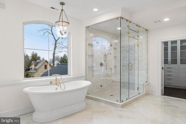 140 E CENTRAL AVE, Moorestown, NJ 08057