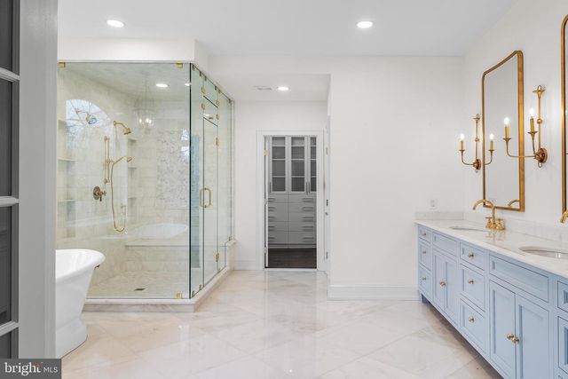 140 E CENTRAL AVE, Moorestown, NJ 08057