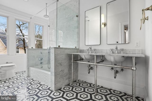 140 E CENTRAL AVE, Moorestown, NJ 08057