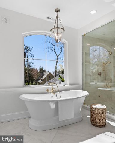 140 E CENTRAL AVE, Moorestown, NJ 08057