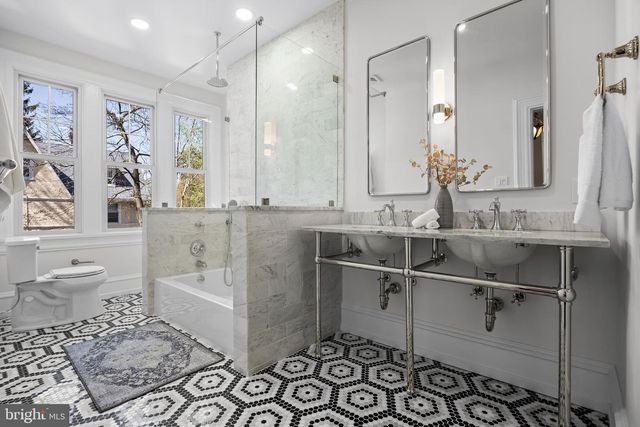 140 E CENTRAL AVE, Moorestown, NJ 08057