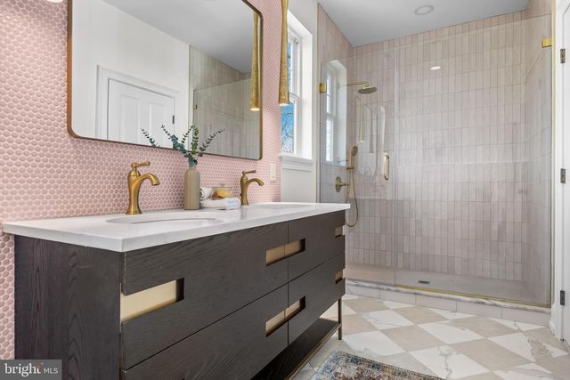140 E CENTRAL AVE, Moorestown, NJ 08057