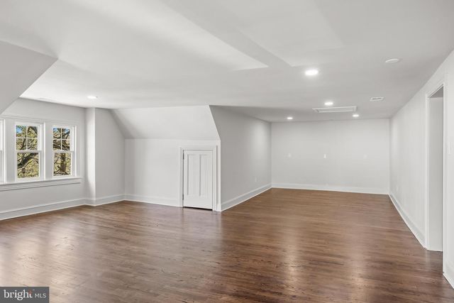 140 E CENTRAL AVE, Moorestown, NJ 08057