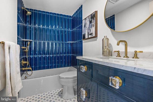 140 E CENTRAL AVE, Moorestown, NJ 08057