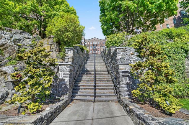 1 Bronxville Road 6A, Bronxville, NY 10708
