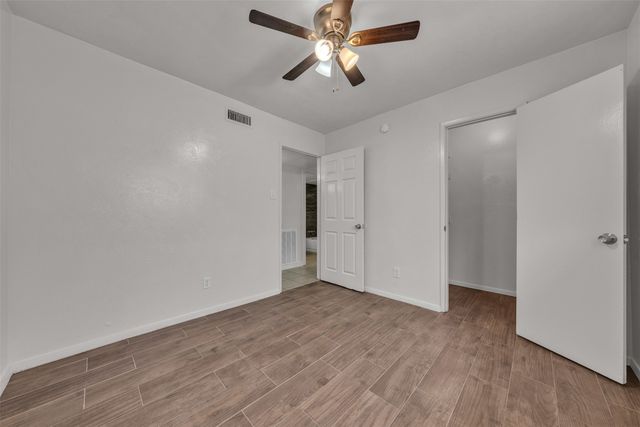 6705 Greenfield Drive, Arlington, TX 76016