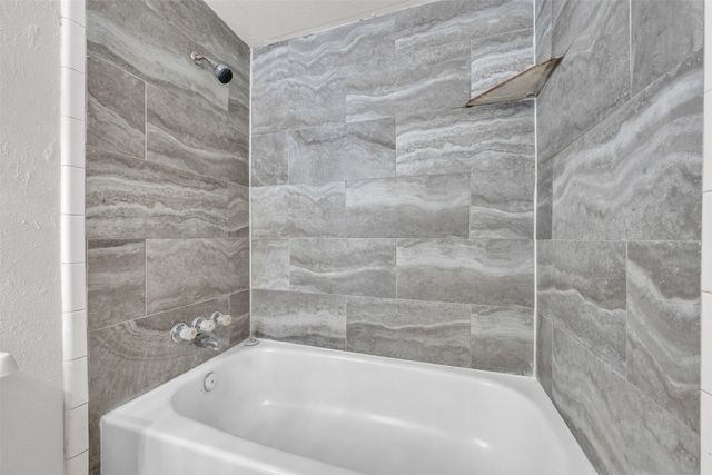 6705 Greenfield Drive, Arlington, TX 76016